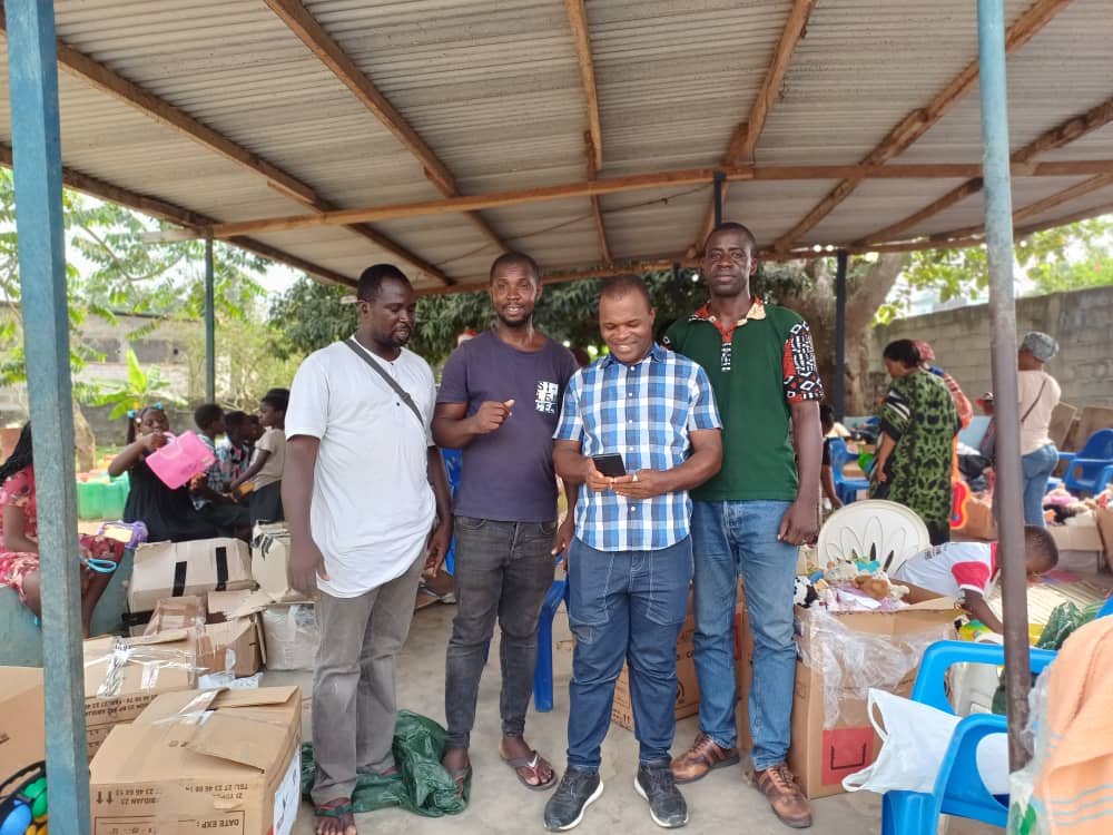 Distribution des cadeaux à Guessihio - Gagnoa (3)